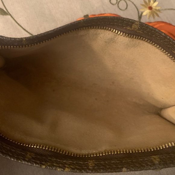 SOLD Louis Vuitton Large Bucket Pouch SOLD - Picture 6 of 8